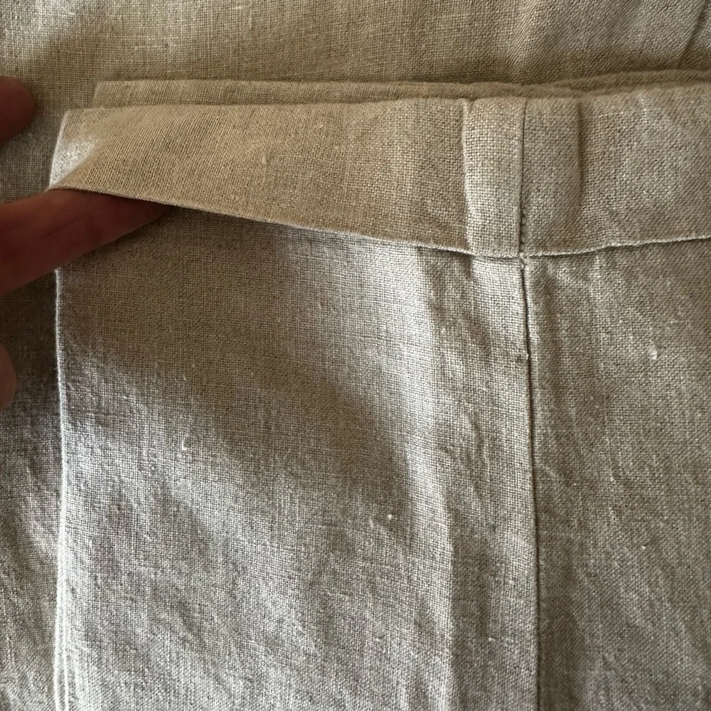 NWOT. Banana republic men’s linen pants in a size 35/34.